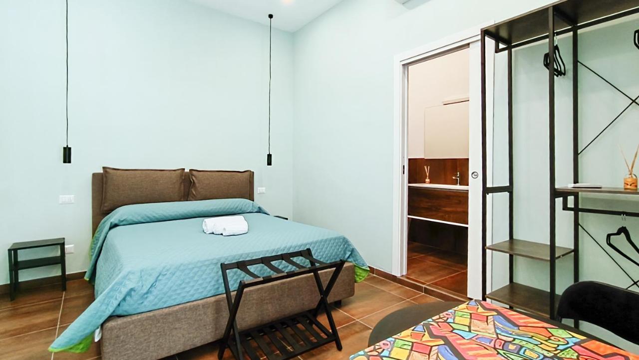 Casa Calu Castel Sant'Elmo Bed & Breakfast เนเปิลส์ ภายนอก รูปภาพ