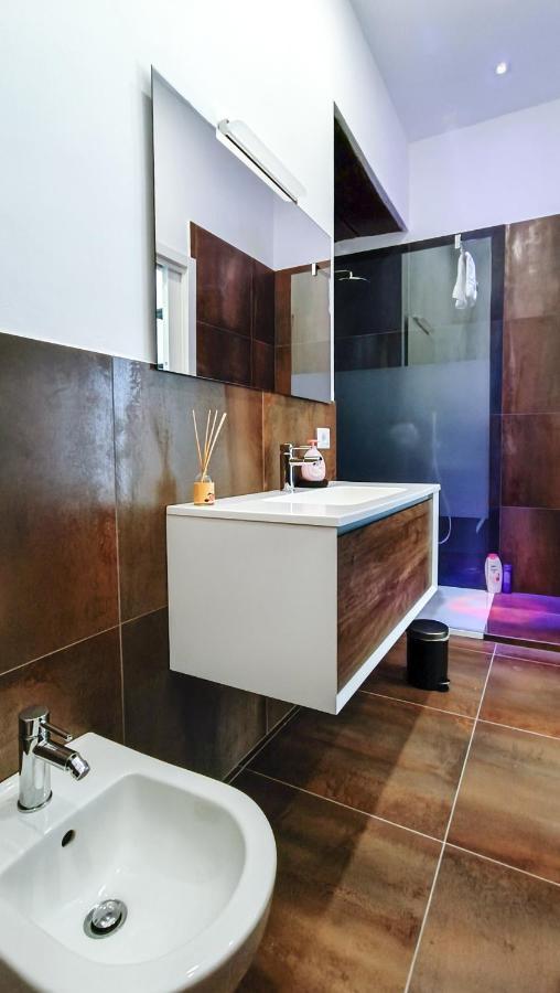 Casa Calu Castel Sant'Elmo Bed & Breakfast เนเปิลส์ ภายนอก รูปภาพ