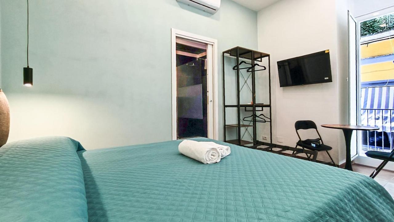 Casa Calu Castel Sant'Elmo Bed & Breakfast เนเปิลส์ ภายนอก รูปภาพ